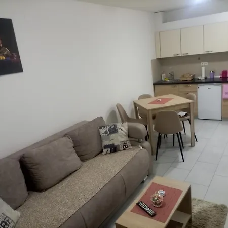 Jelalux Apartment *
